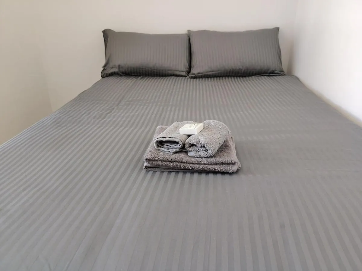 Kontakte von Kenwyn Micro Apartments 2
